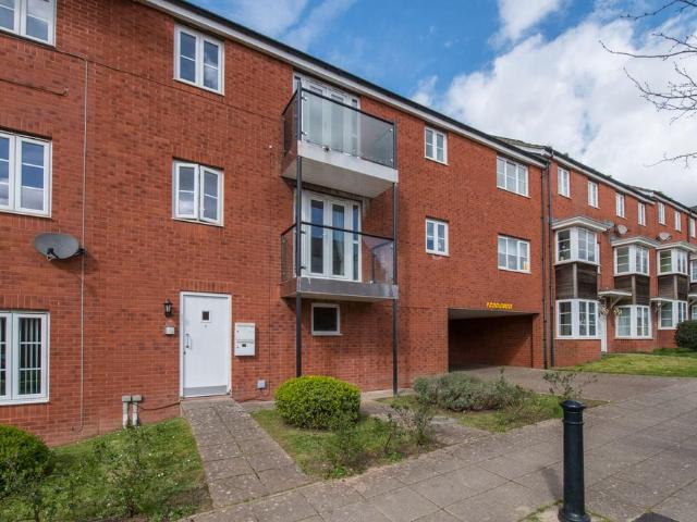Flat for sale in Newcourt, Watergate