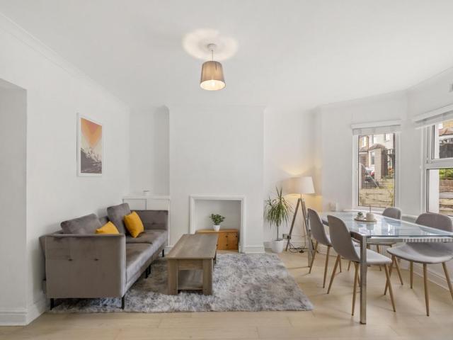 Flat for sale in London Borough of Lewisham, Greater London