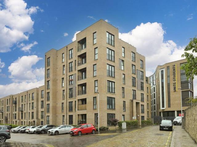 Flat for sale in Meadowbank, Scotland