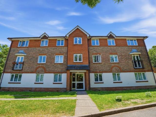 Flat for sale in Midway, Kent