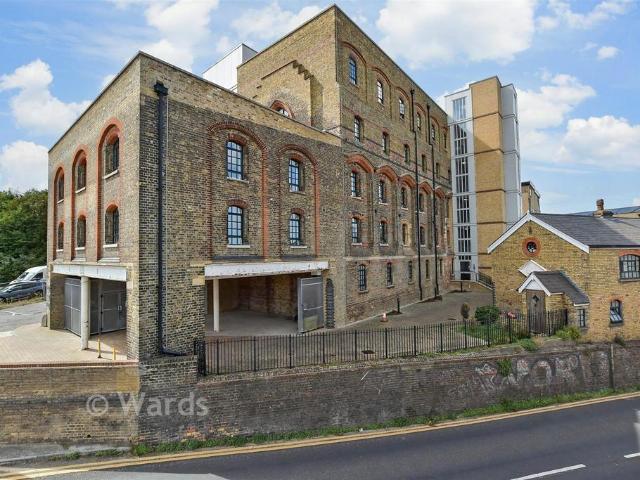 Flat for sale in Whitehall, Acol