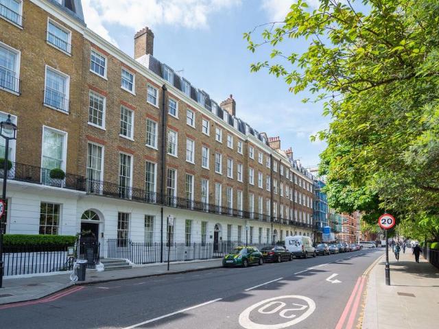 Flat for sale in Marylebone, Greater London