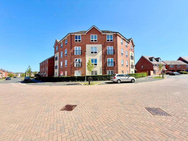 Flat for sale in Bletchley and Fenny Stratford, Bletchley