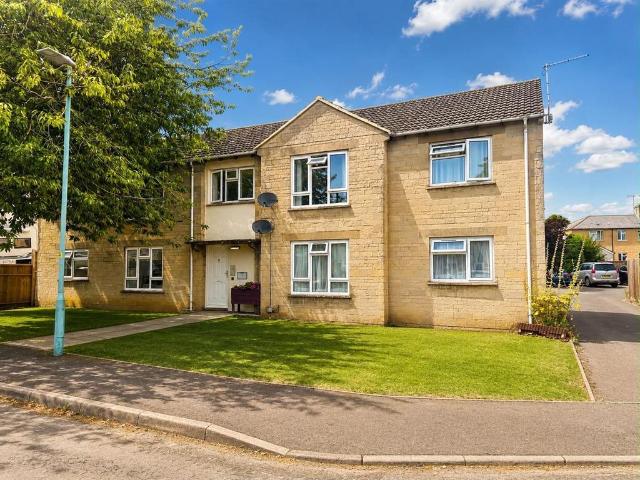 Flat for sale in Fairford, Fossebridge