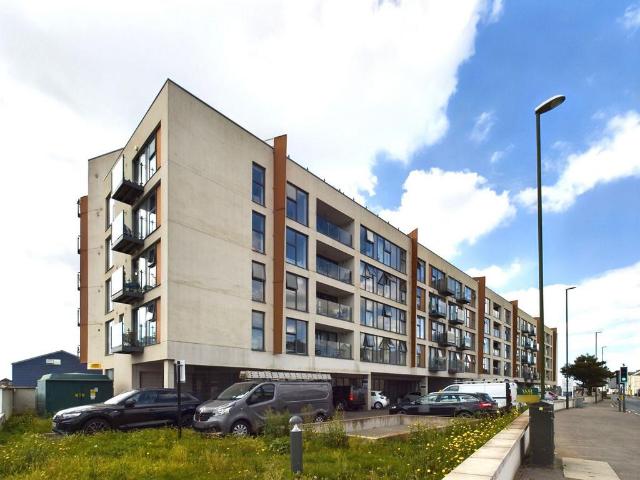 Flat for sale in Fishersgate, West Sussex