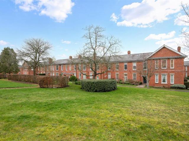 Flat for sale in The Wells, Surrey