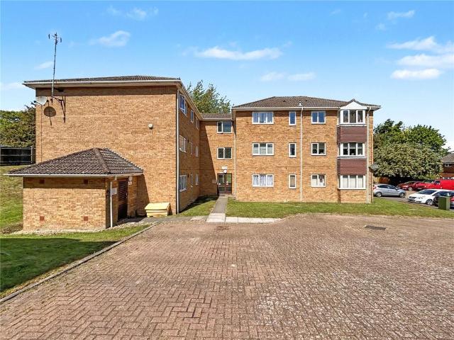 Flat for sale in Parkwood, Gillingham