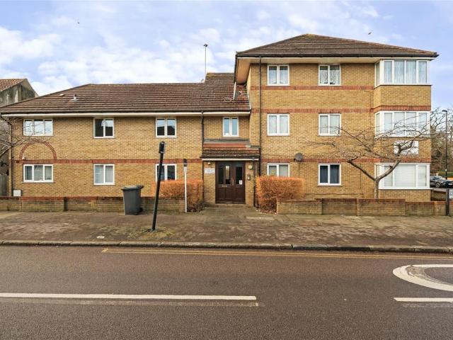 Flat for sale in London Borough of Lewisham, Greater London