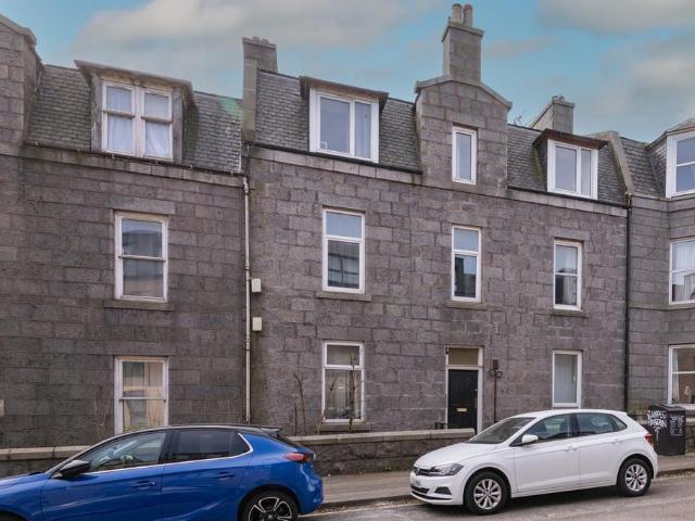 Flat for sale in Ballindoch, Scotland