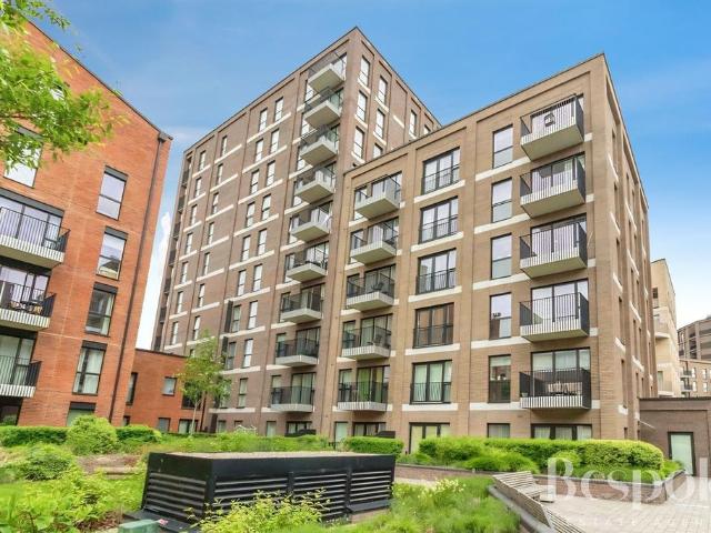 Flat for sale in Newtown, Reading