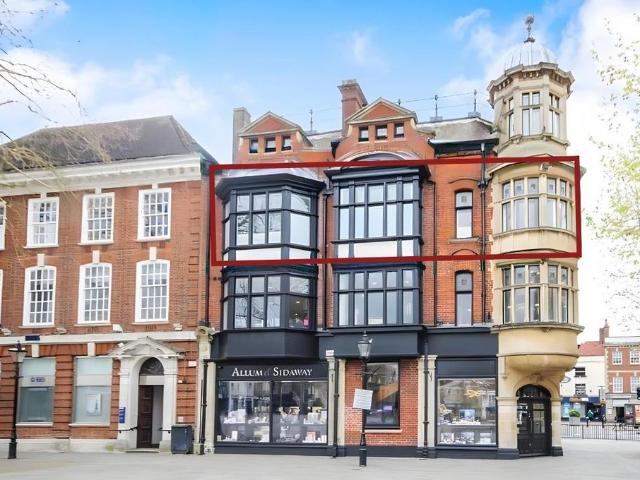 Flat for sale in Salisbury, Wiltshire