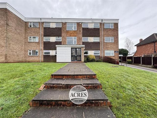 Flat for sale in Four Oaks, West Midlands