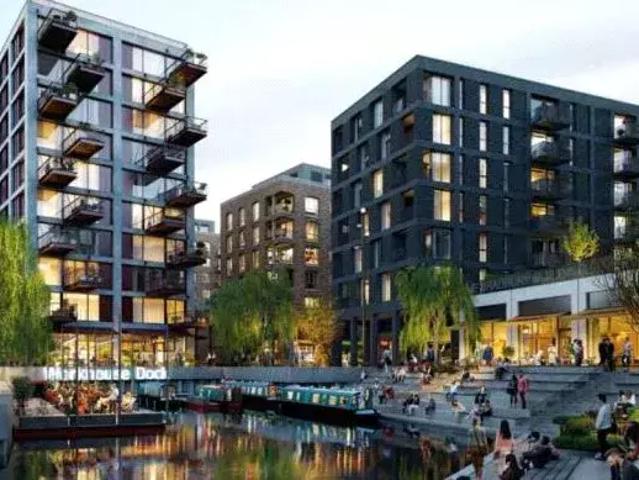 Flat for sale in London Borough of Hounslow, Greater London