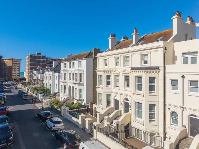 Flat for sale in Aldrington