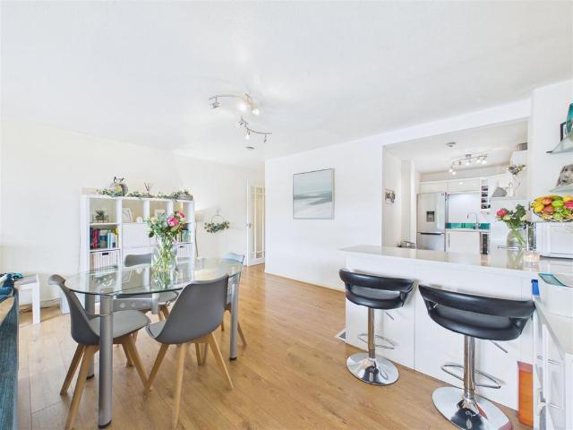 Flat for sale in Ranmoor, South Yorkshire