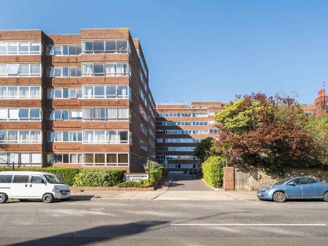 Flat for sale in Brunswick