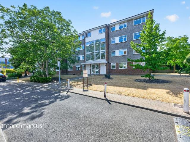 Flat for sale in Greater London