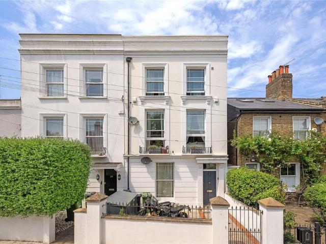Flat for sale in Fulham, Greater London
