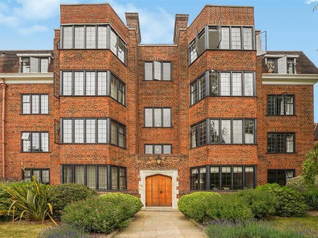 Flat for sale in Putney, Greater London