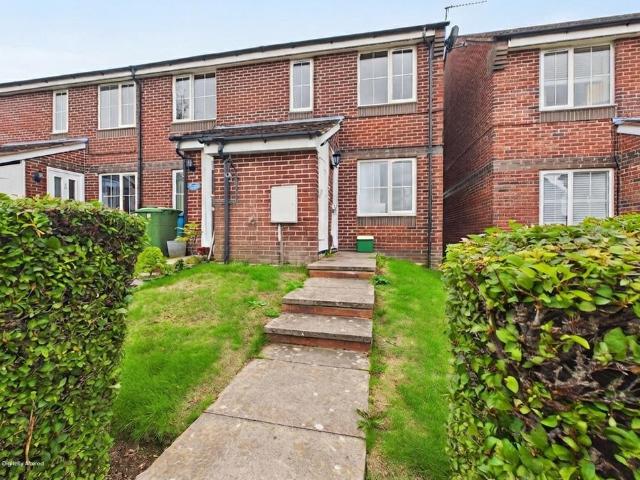 Flat for sale in Stone, Baswich