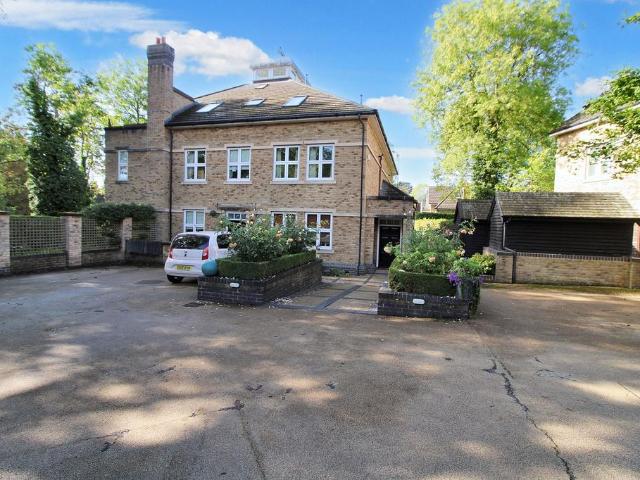 Flat for sale in Penn Bottom, Buckinghamshire