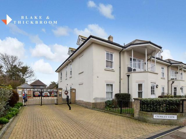 Flat for sale in Holland-on-Sea, Dale Hill