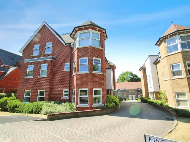Flat for sale in Row Town, Surrey