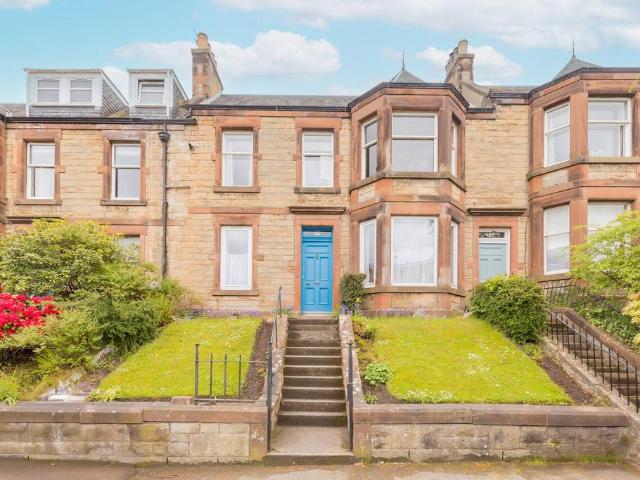Flat for sale in Blackford, Scotland