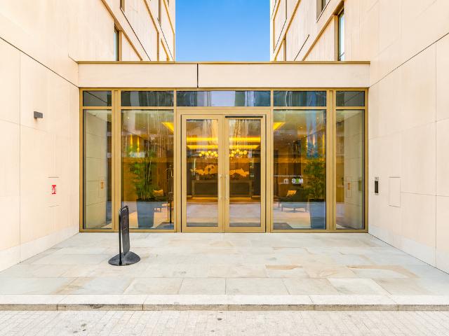 Flat for sale in Kensington, Greater London