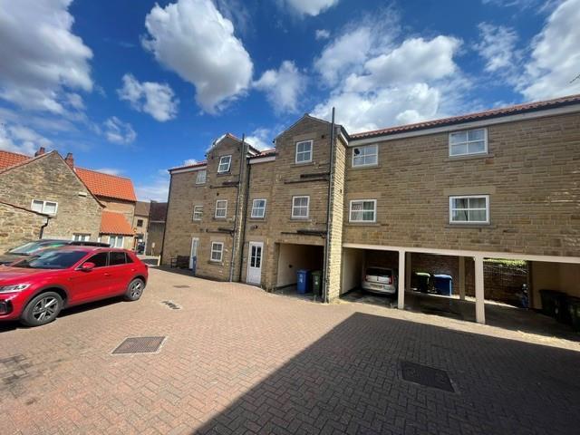Flat for sale in Potters Corner, East Midlands