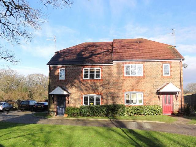 Flat for sale in Cranleigh, Waverley