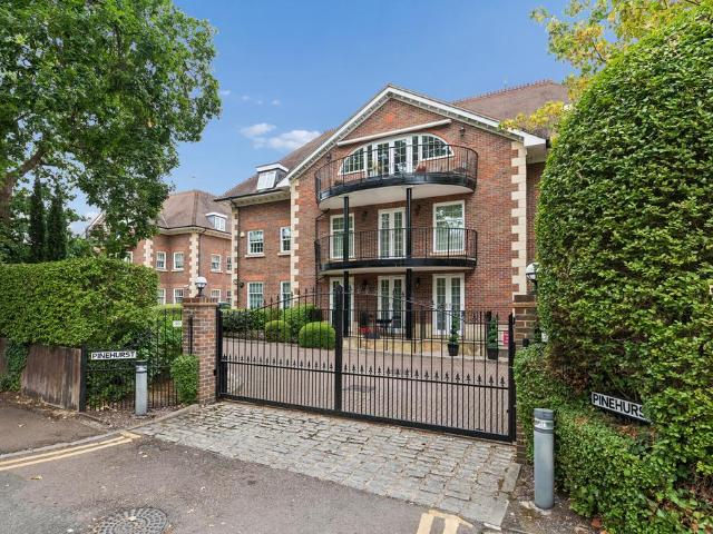 Flat for sale in London Borough of Harrow, Greater London