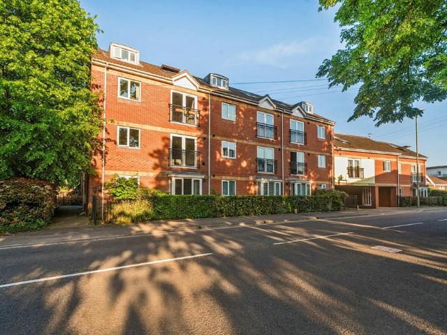 Flat for sale in Helford, Hampshire
