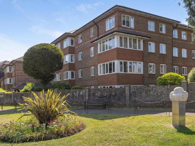 Flat for sale in Fordington