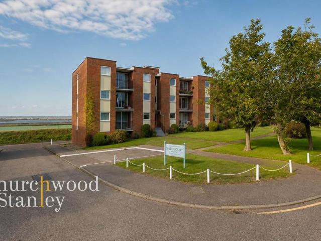 Flat for sale in Frinton and Walton, Dale Hill