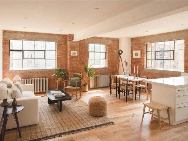 Flat for sale in Bermondsey, Greater London