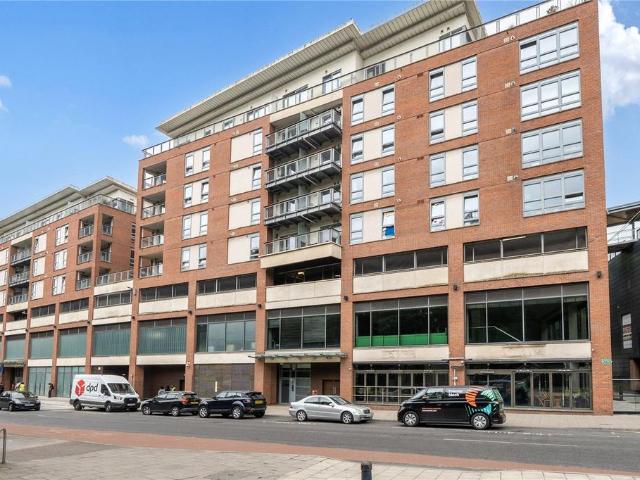 Flat for sale in Broadmead, Feckenham