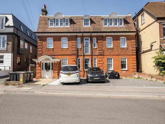 Flat for sale in Brook Street, Bourne Vale