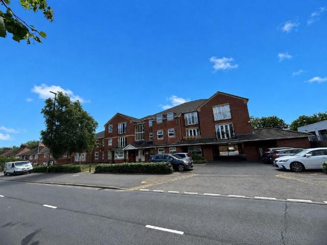 Flat for sale in New Parks, Old Wharf