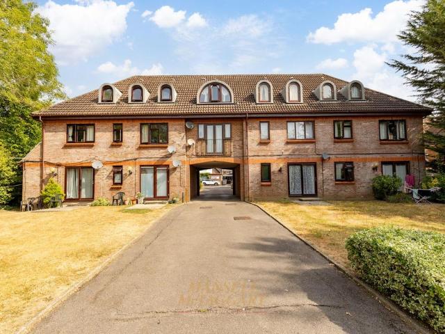 Flat for sale in Glynde, West Sussex