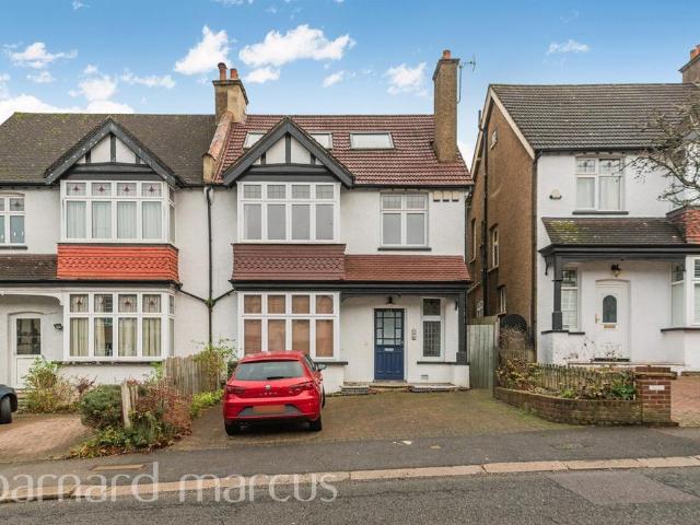 Flat for sale in London Borough of Croydon, Sanderstead