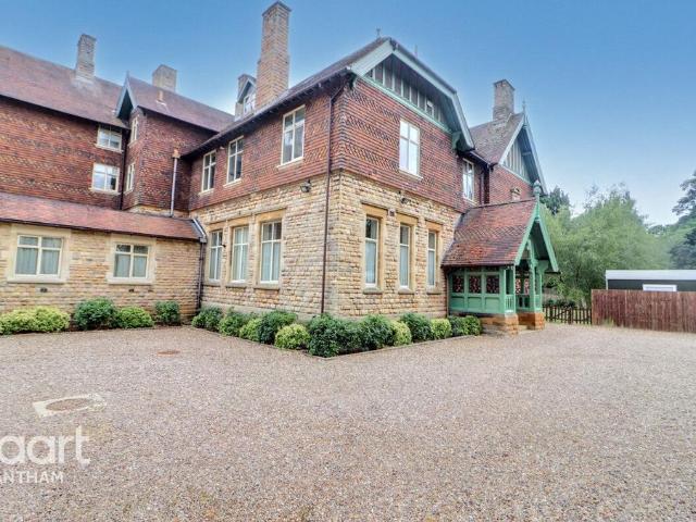 Flat for sale in Grantham, Barholm