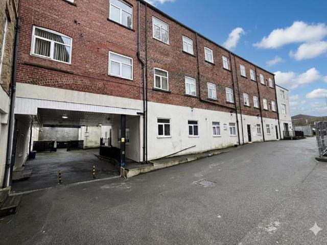 Flat for sale in Armley, West Yorkshire