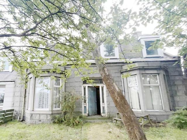 Flat for sale in Ballindoch, Scotland