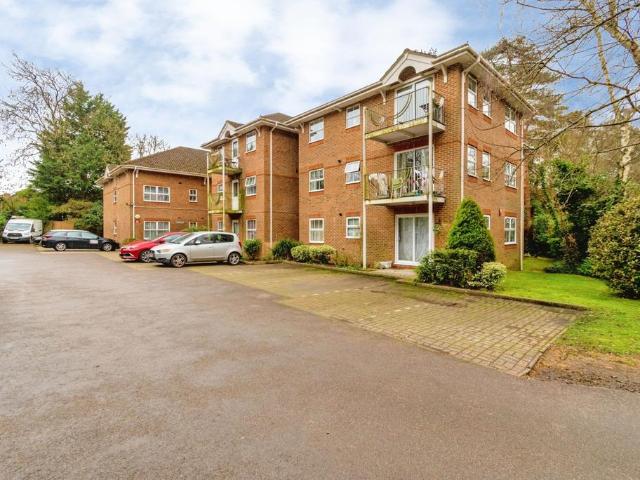 Flat for sale in Bassett, Isle Of Man