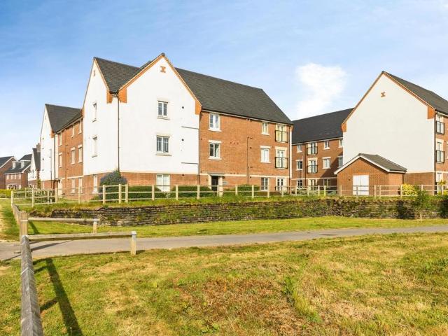 Flat for sale in Glynde, West Sussex