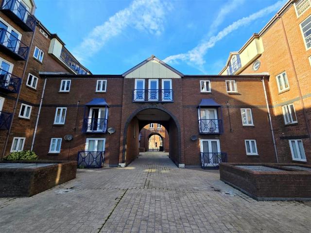 Flat for sale in SA1 Swansea Waterfront, Swansea