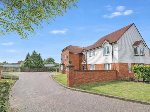 Flat for sale in Chelmsford, Essex