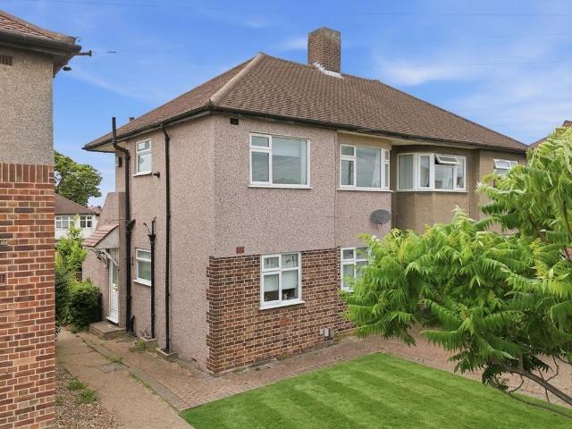 Flat for sale in Collier Row, Greater London