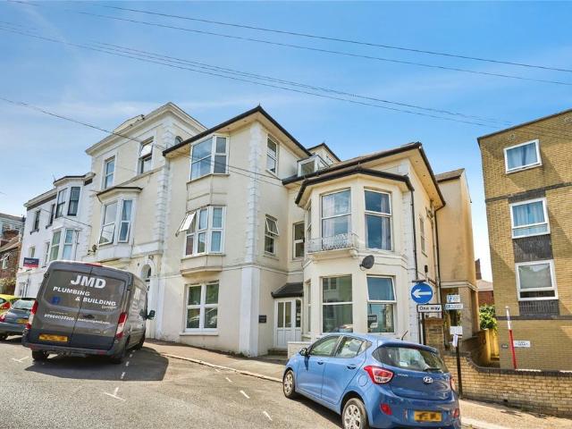 Flat for sale in Weeks, Ryde